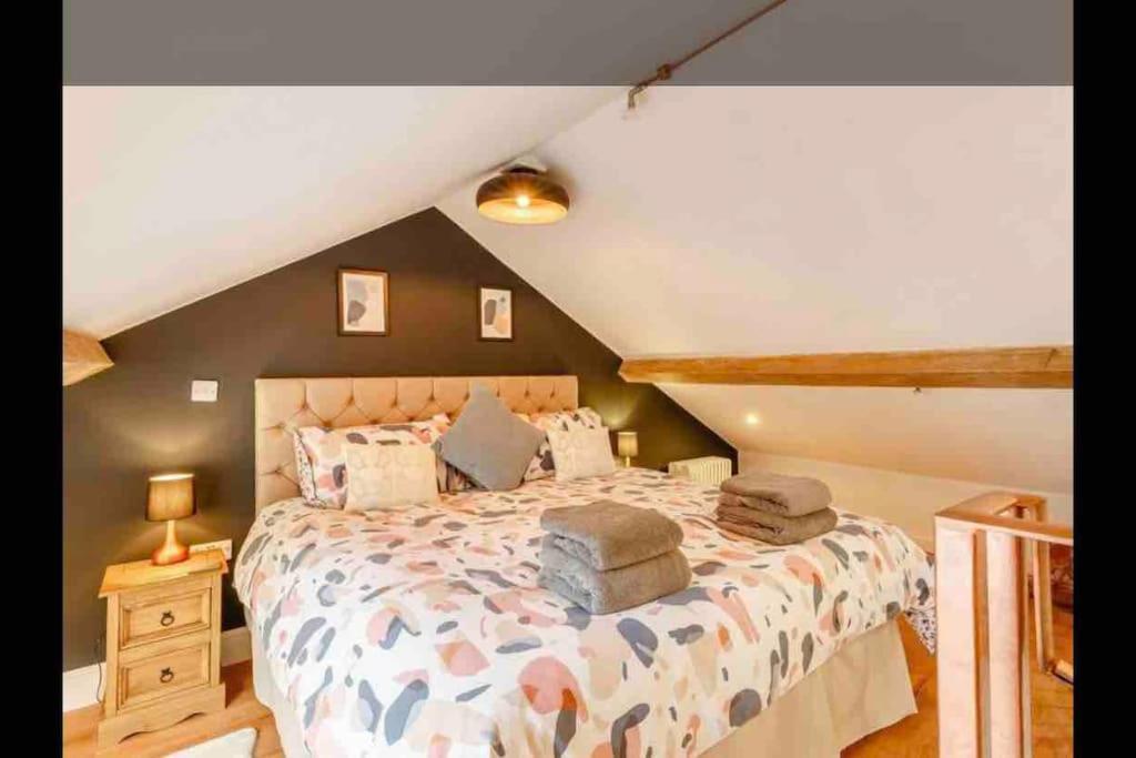 ウェルシュプール Tank Barn At Brook House, Nestled In The Welsh Hills, A Delightful Retreatヴィラ エクステリア 写真
